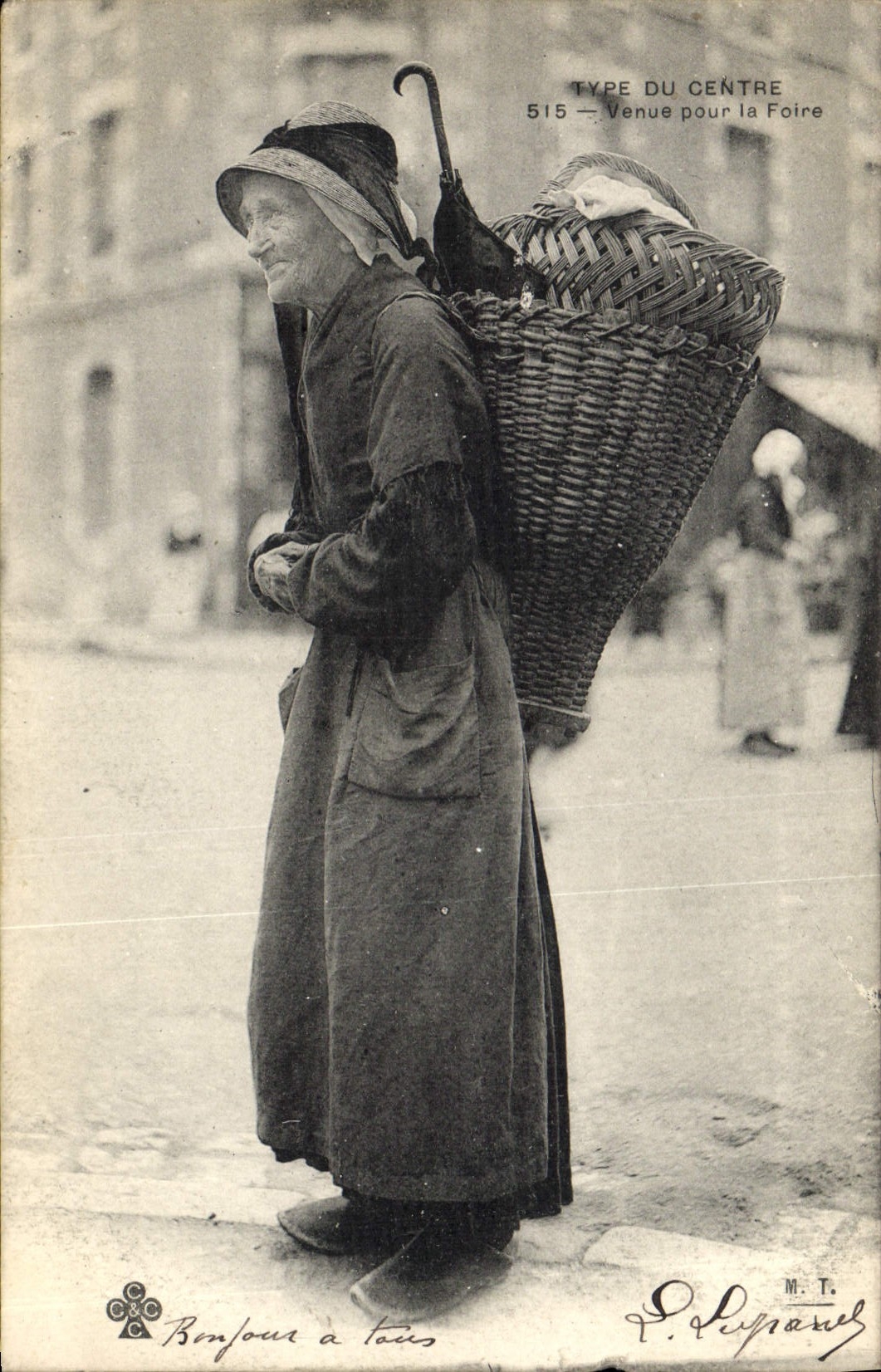 Femme portant un panier — Type du Centre 515 — Venue pour la Foire — S. Suprané