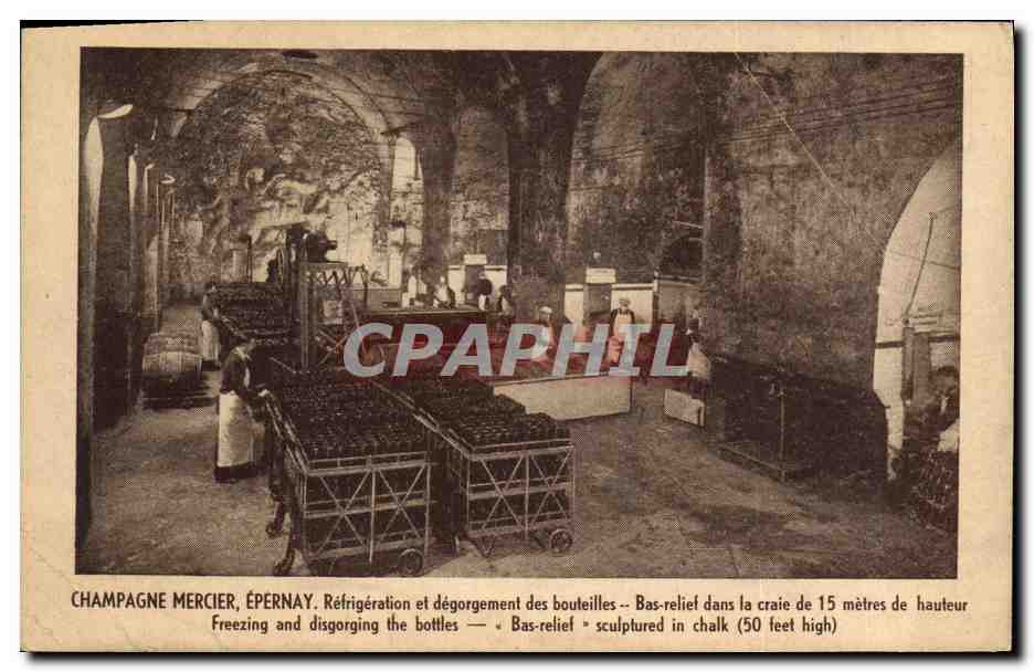 Champagne Mercier, Épernay — Réfrigération et dégorgement des bouteilles — Bas-relief sculpté dans la craie (15 mètres de hauteur)