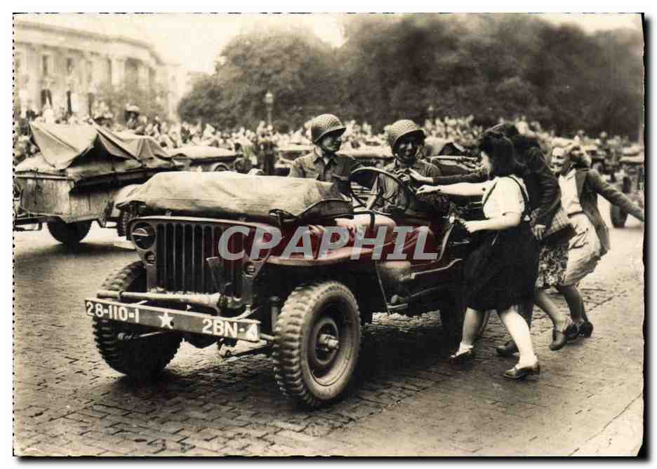 Accueil des parisiennes aux troupes américaines — Éditions O.P. — Photo Presse Libération