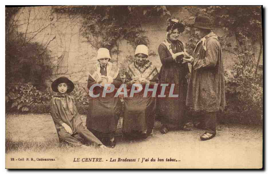 CPA Folklore Le Centre Les brodeuses