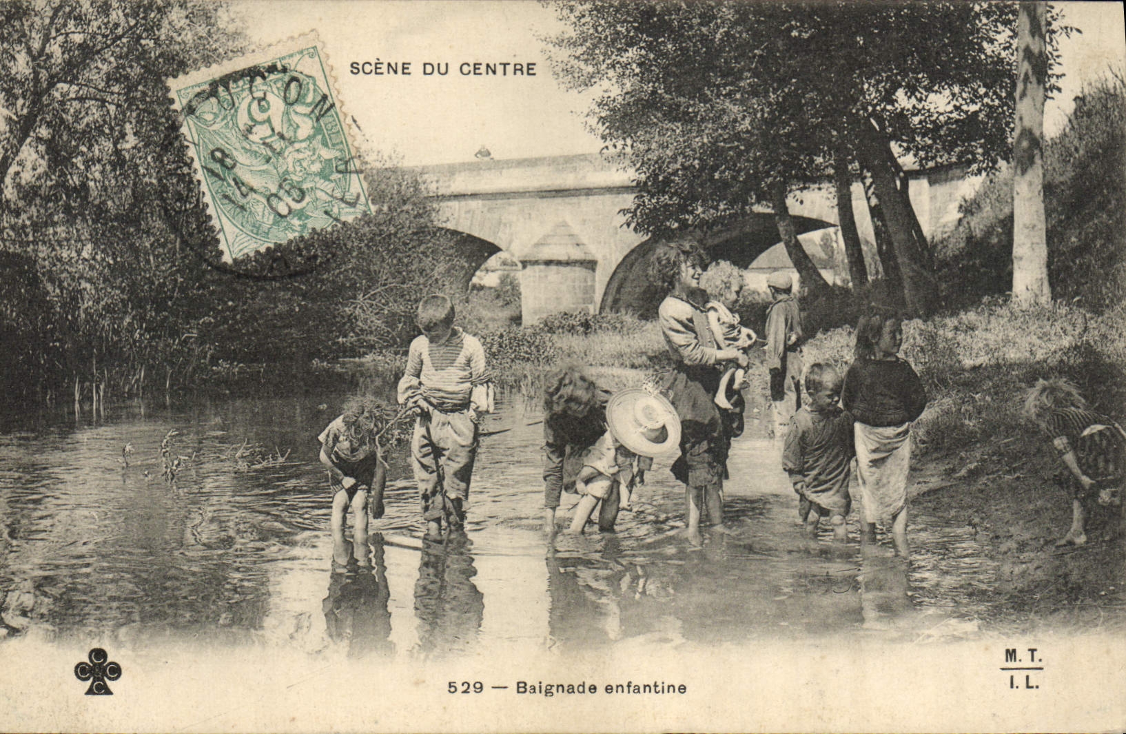 CPA Folklore Scene du Centre Baignade enfantine Enfants