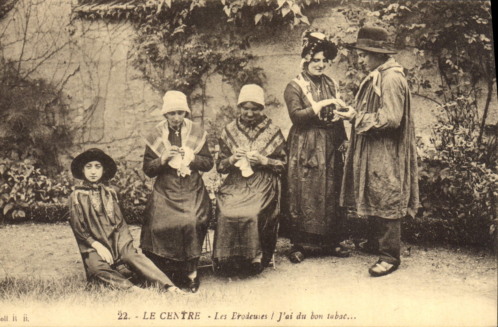 CPA Folklore Centre Les brodeuses