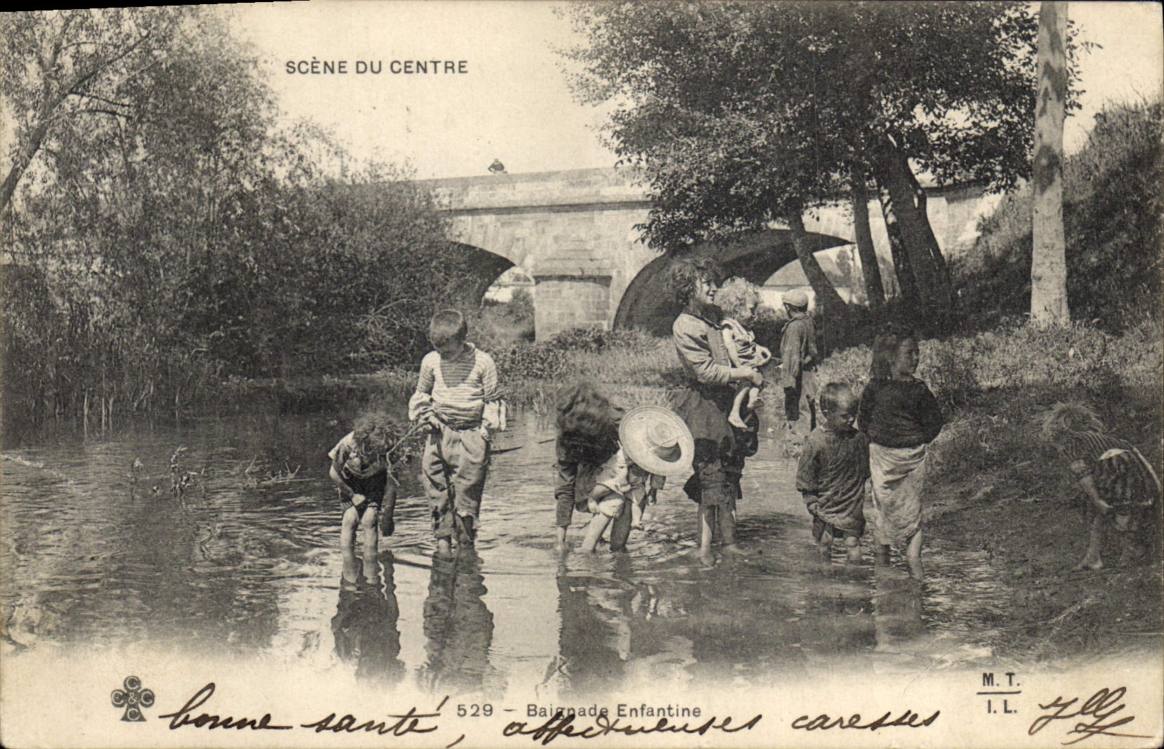 CPA Folklore Scene du Centre Baignade enfantine Enfants