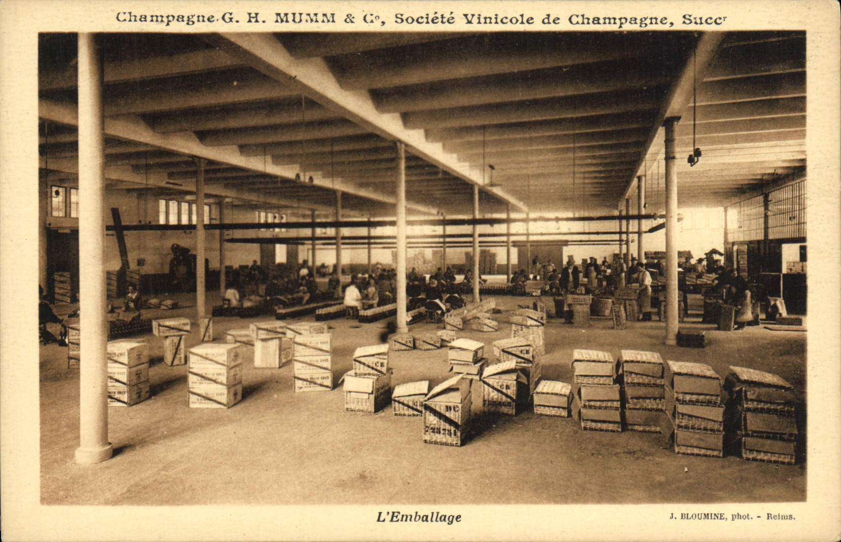 Champagne.G.H. MUMM & C°, Société Vinicole de Champagne, Succr — L'Emballage — J. BLOUMINE, phot. - Reims
