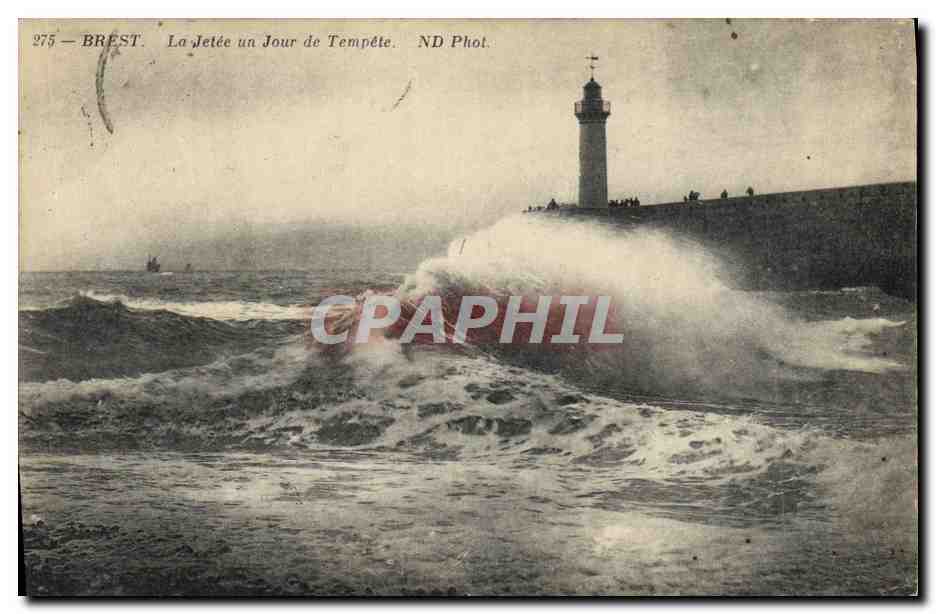 CPA Phare Brest La jetee un jour de tempete