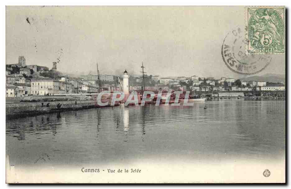 CPA Phare Cannes Vue de la jetee Bateau