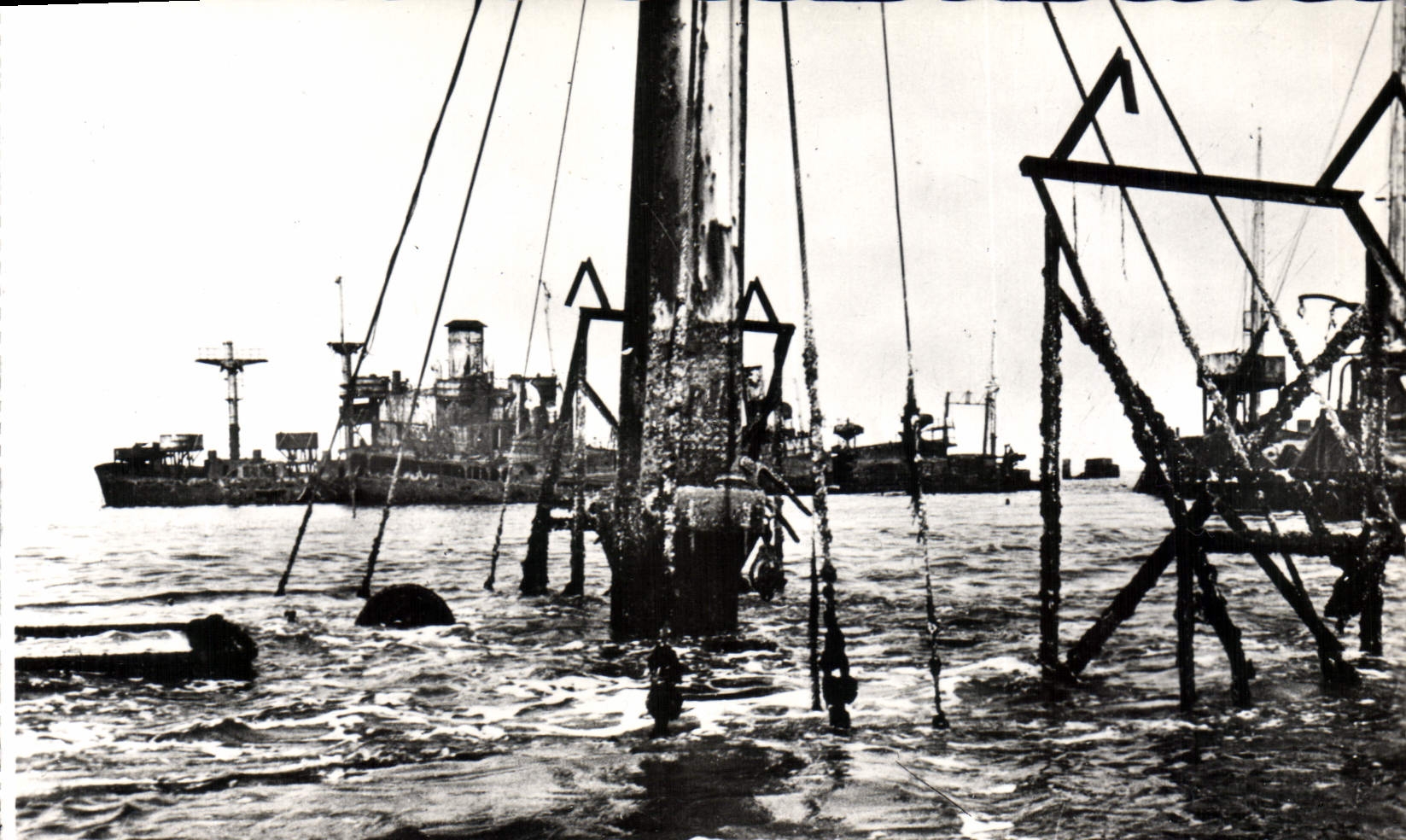 CPM Militaria Sainte Marie du Mont Utah Beach Plage President Roosevelt Les bateaux du debarquement