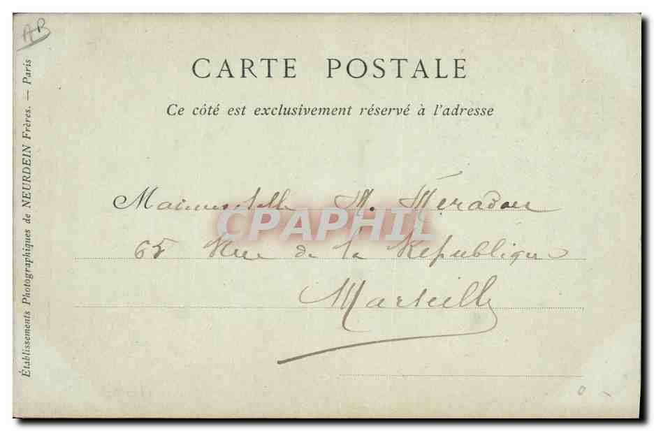 CPA Folklore Jeune fille Berrichonne — Verso
