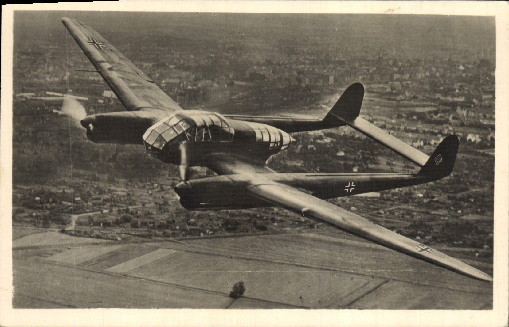 Focke-Wulf Nahaufklärer FW 189 — avec deux moteurs Argus — éditeur D.T.V., n° 339