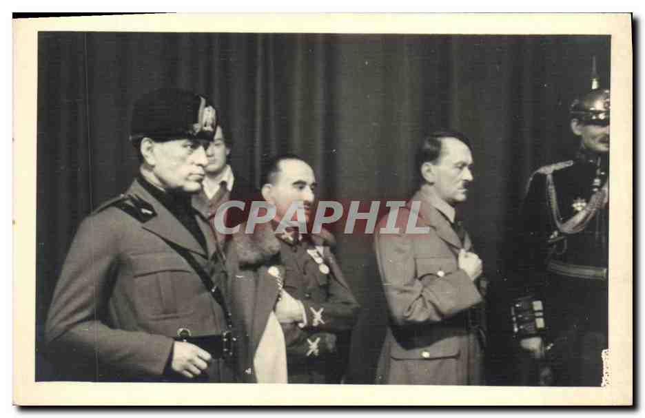 Quattro uomini in uniformi militari — scena storica — editore non identificato