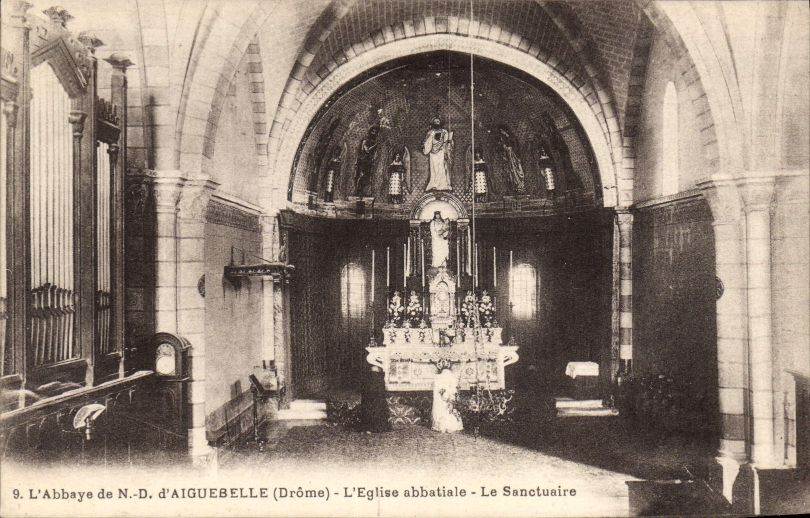 CPA Orgue L'abbaye de ND d'Aiguebelle L'eglise abbatiale Le sanctuaire