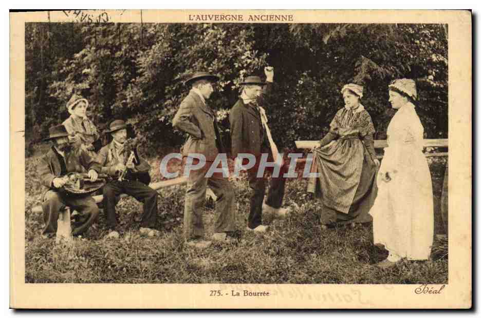 CPA Folklore Auvergne La bourree