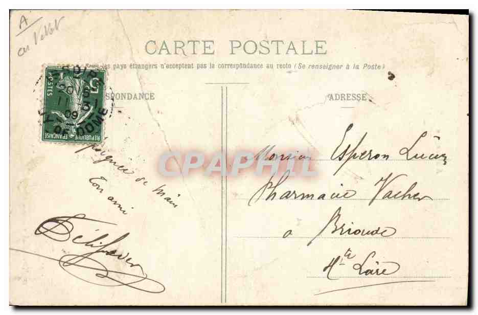 CPA Folklore Auvergne Issoire Fileuse — Verso