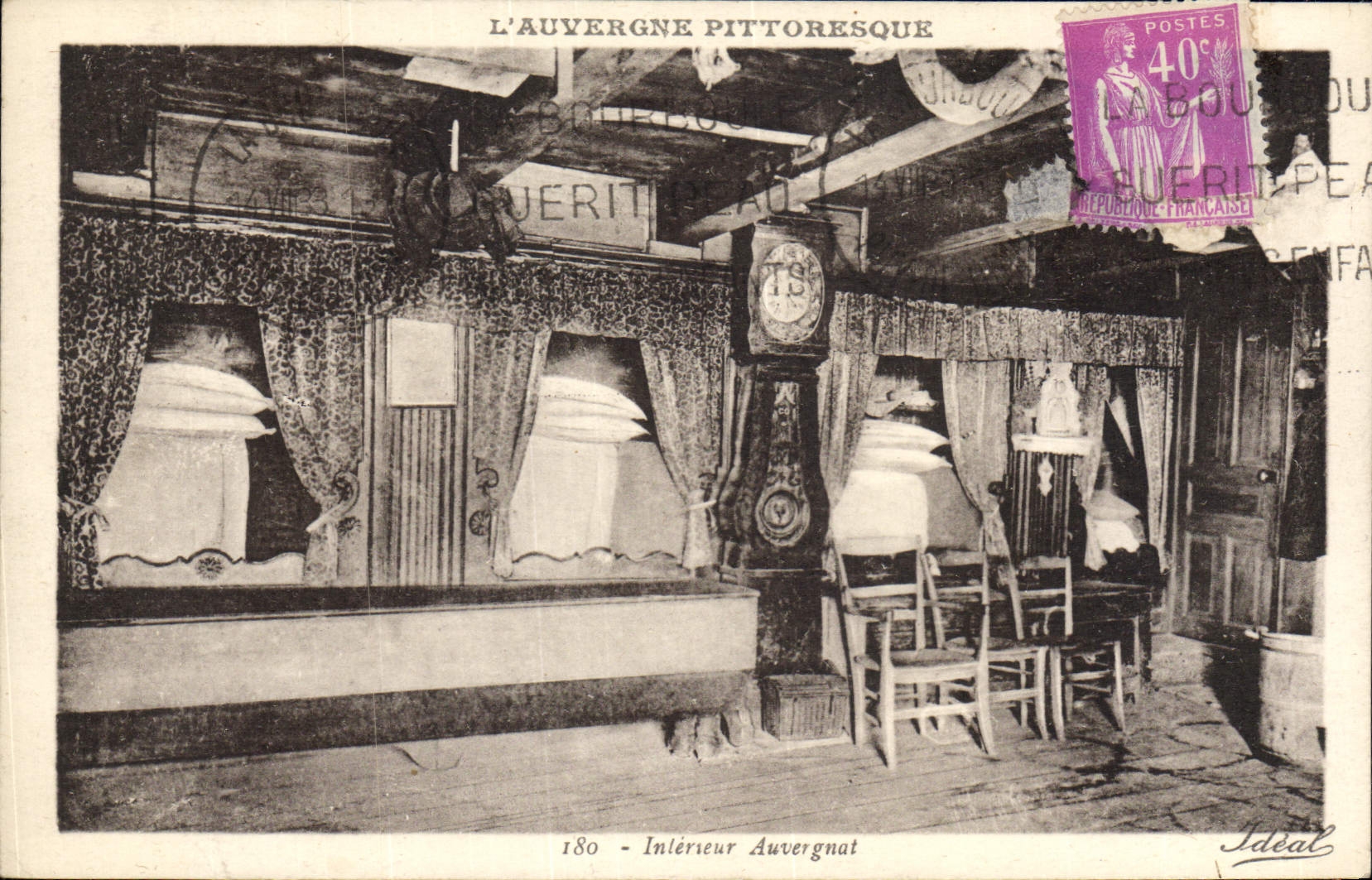 CPA Folklore Auvergne Interieur Auvergnat Horloge Pendule