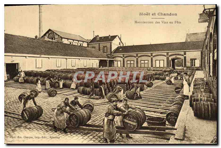 CPA Folklore Vin Vendange Champagne Moet & Chandon Manutention des vins en futs