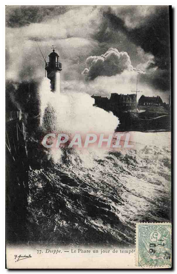 CPA Phare Dieppe Le phare un jour de tempete
