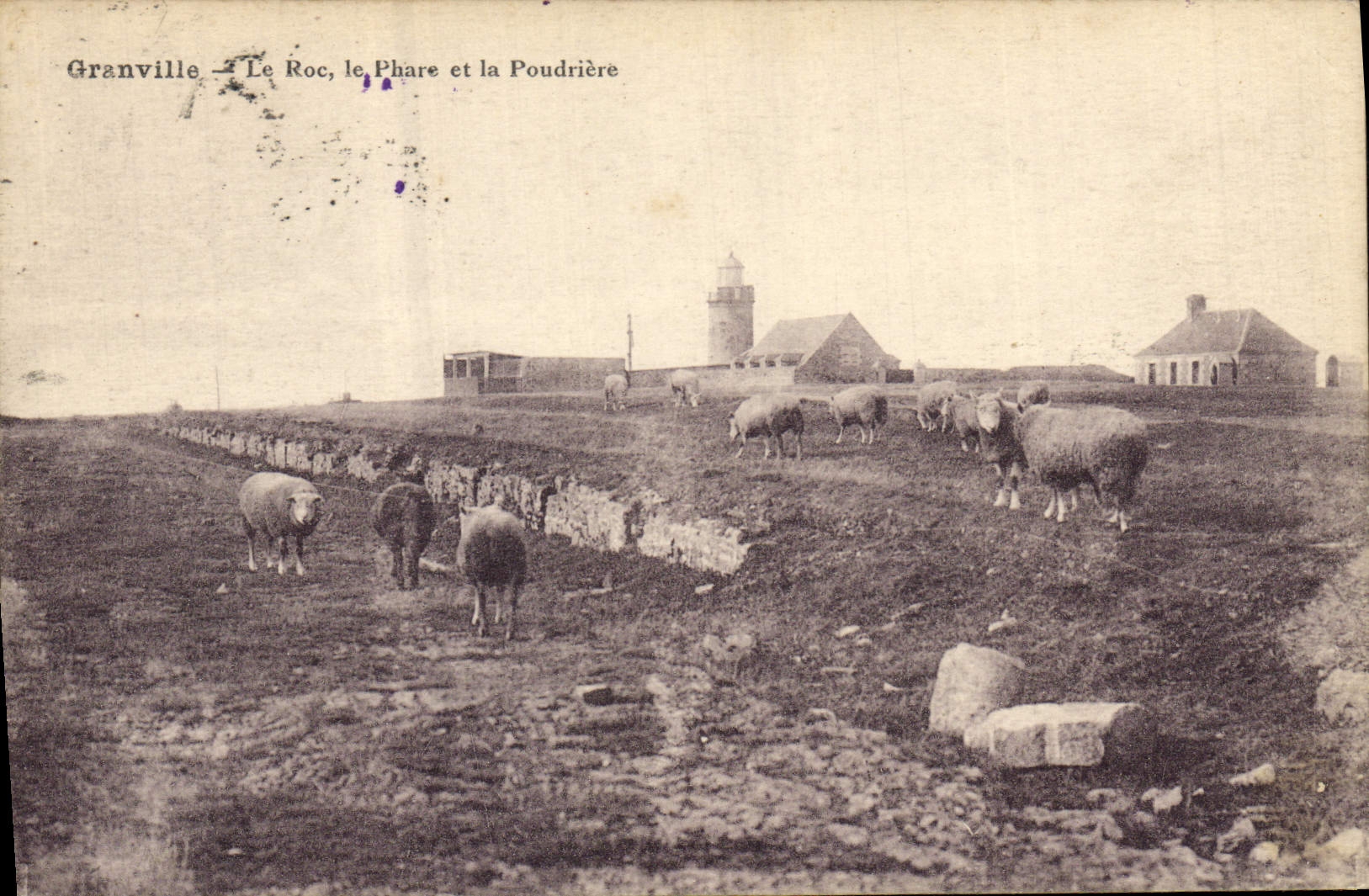 CPA Phare Granville Le Roc Le phare et la poudriere Moutons