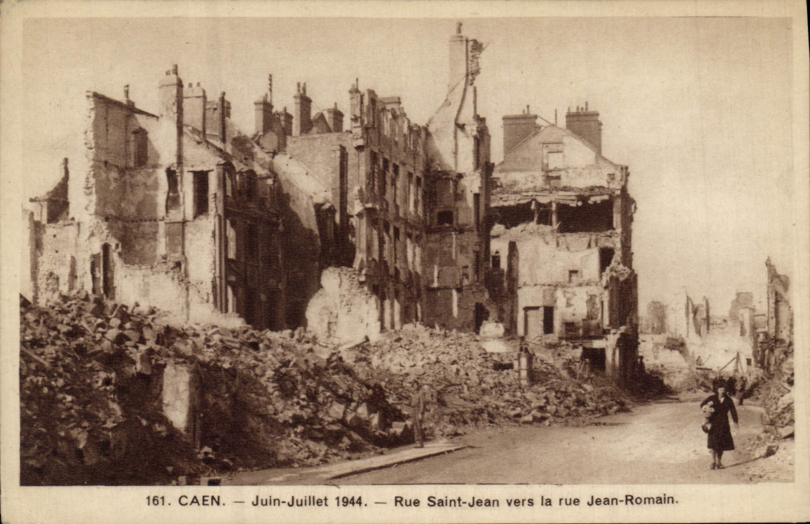 Caen — Juin-Juillet 1944 — Rue Saint-Jean vers la rue Jean-Romain