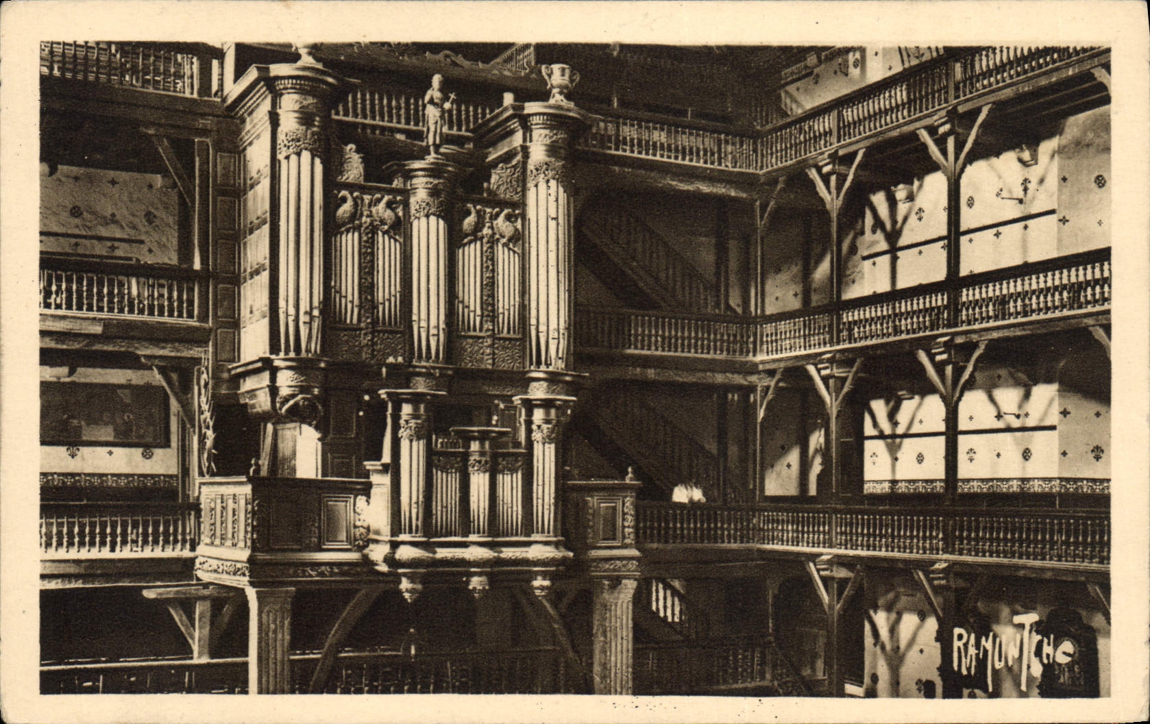 CPA Orgue Le pays Basque Eglise de Saint Jean de Luz