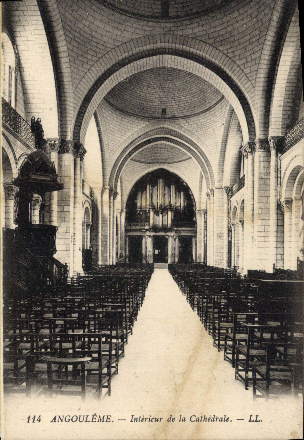 CPA Orgue Angouleme Interieur de la cathedrale