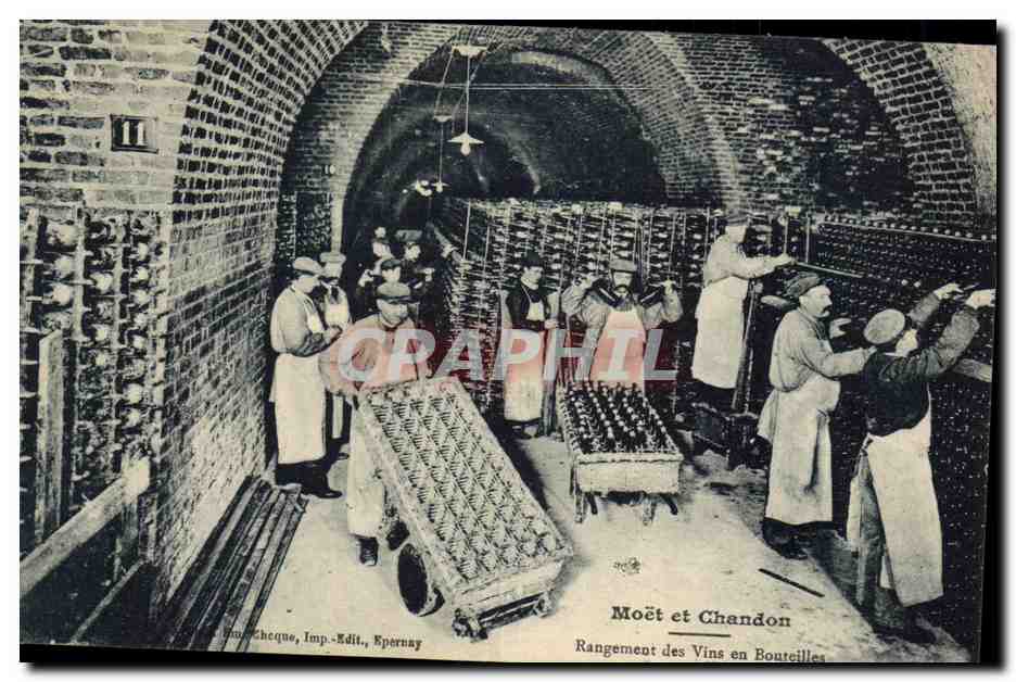 Rangement des Vins en Bouteilles — Moët et Chandon — Imp. Cheque, Epernay