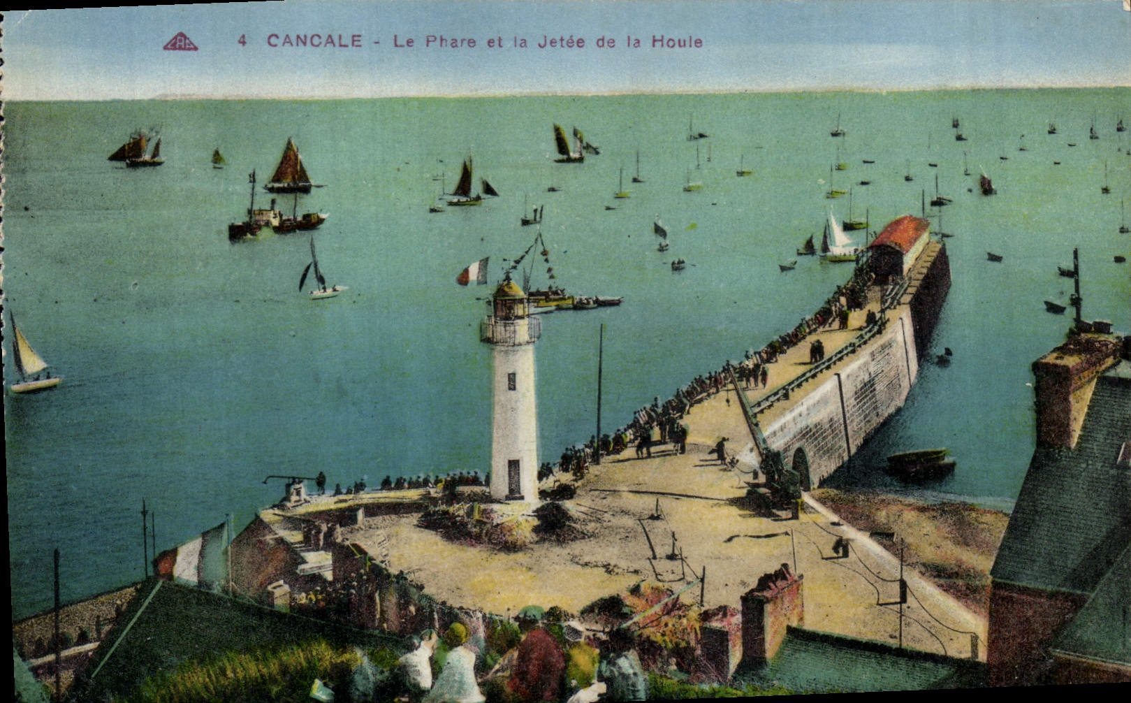 CPA Phare Cancale Le phare et la jetee de la Houle Bateaux
