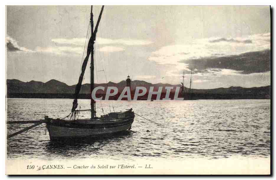 CPA Phare Cannes Coucher de soleil sur l'Esterel Bateaux