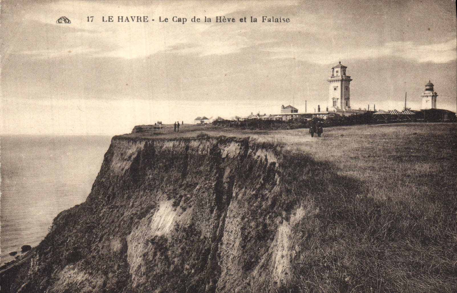 CPA Phare Le Havre Le Cap de la Heve et la Falaise 