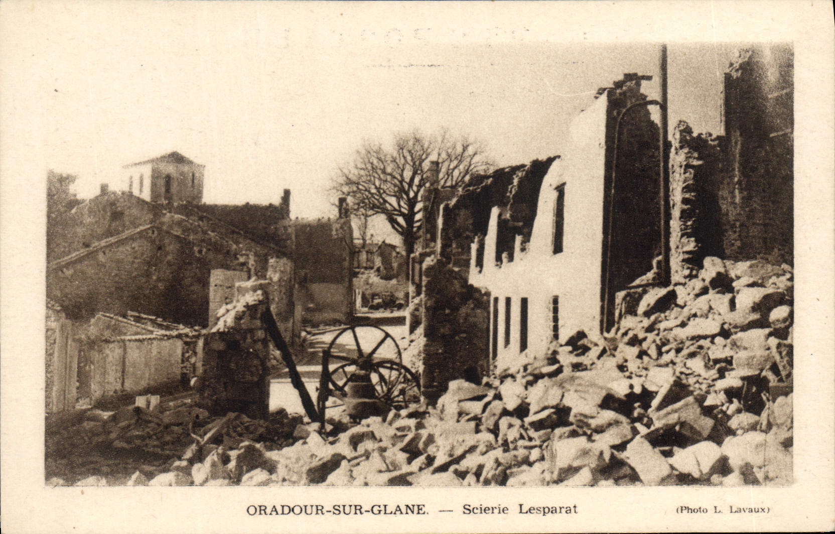 CPM Militaria Oradour sur Glane Scierie Lesparat