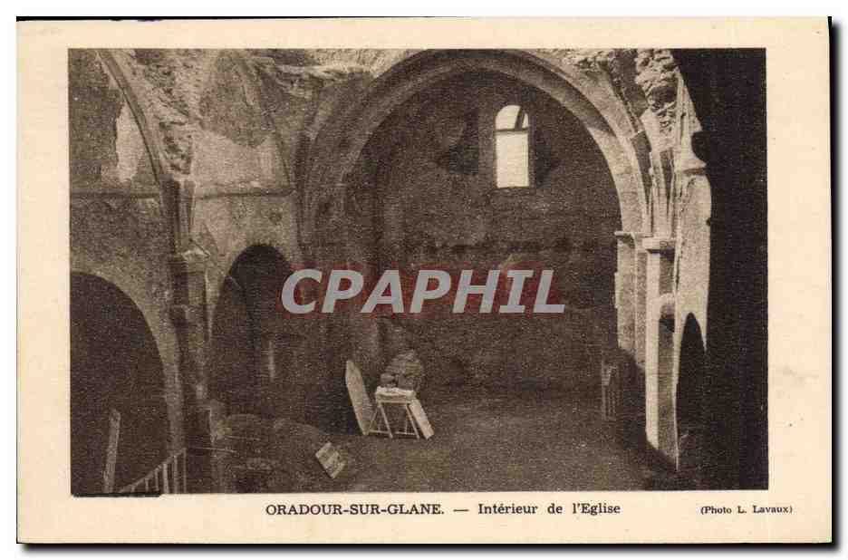 Oradour-sur-Glane — Intérieur de l'Église — Photo L. Lavaux