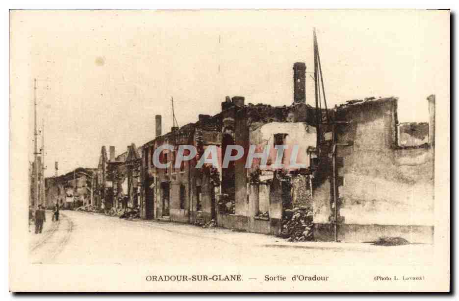 CPM Militaria Oradour sur Glane Sortie d'Oradour