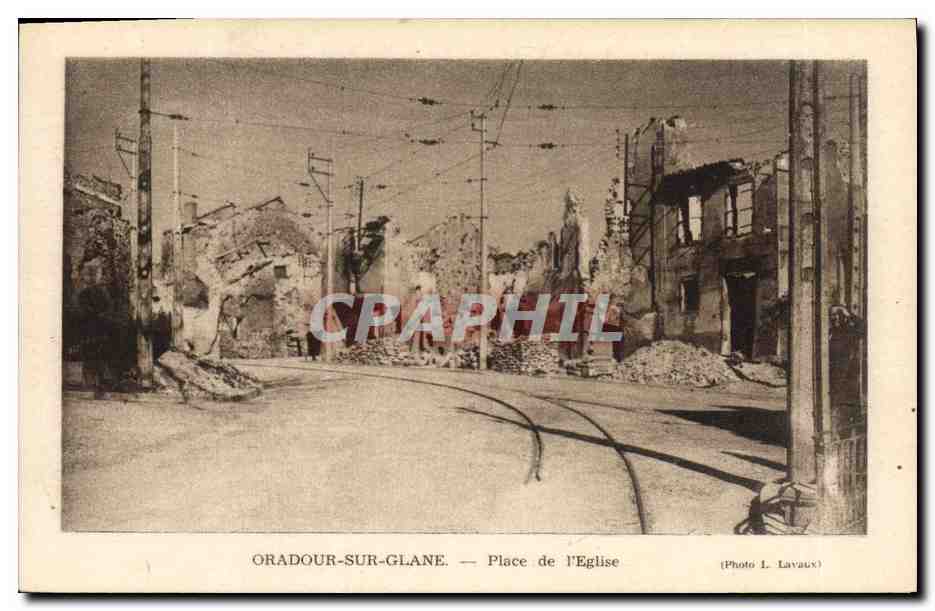 Oradour-sur-Glane — Place de l'Église — Photo L. Lavaux
