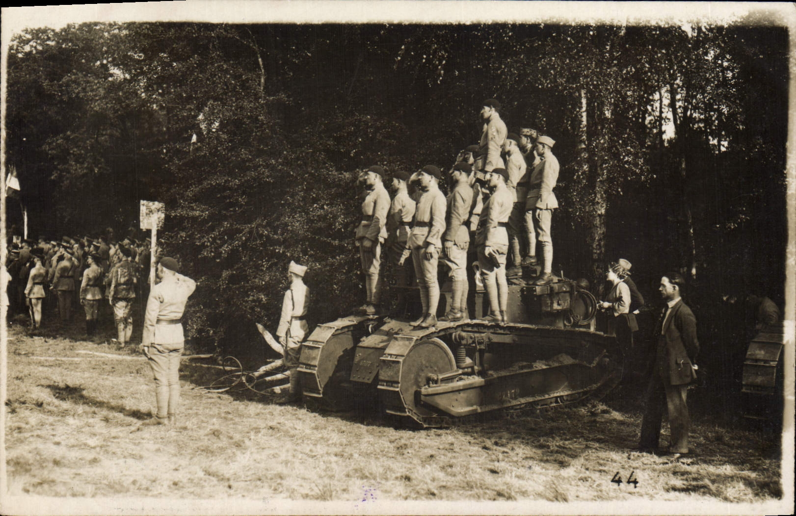 CARTE PHOTO Militaria Tank Char d'assaut