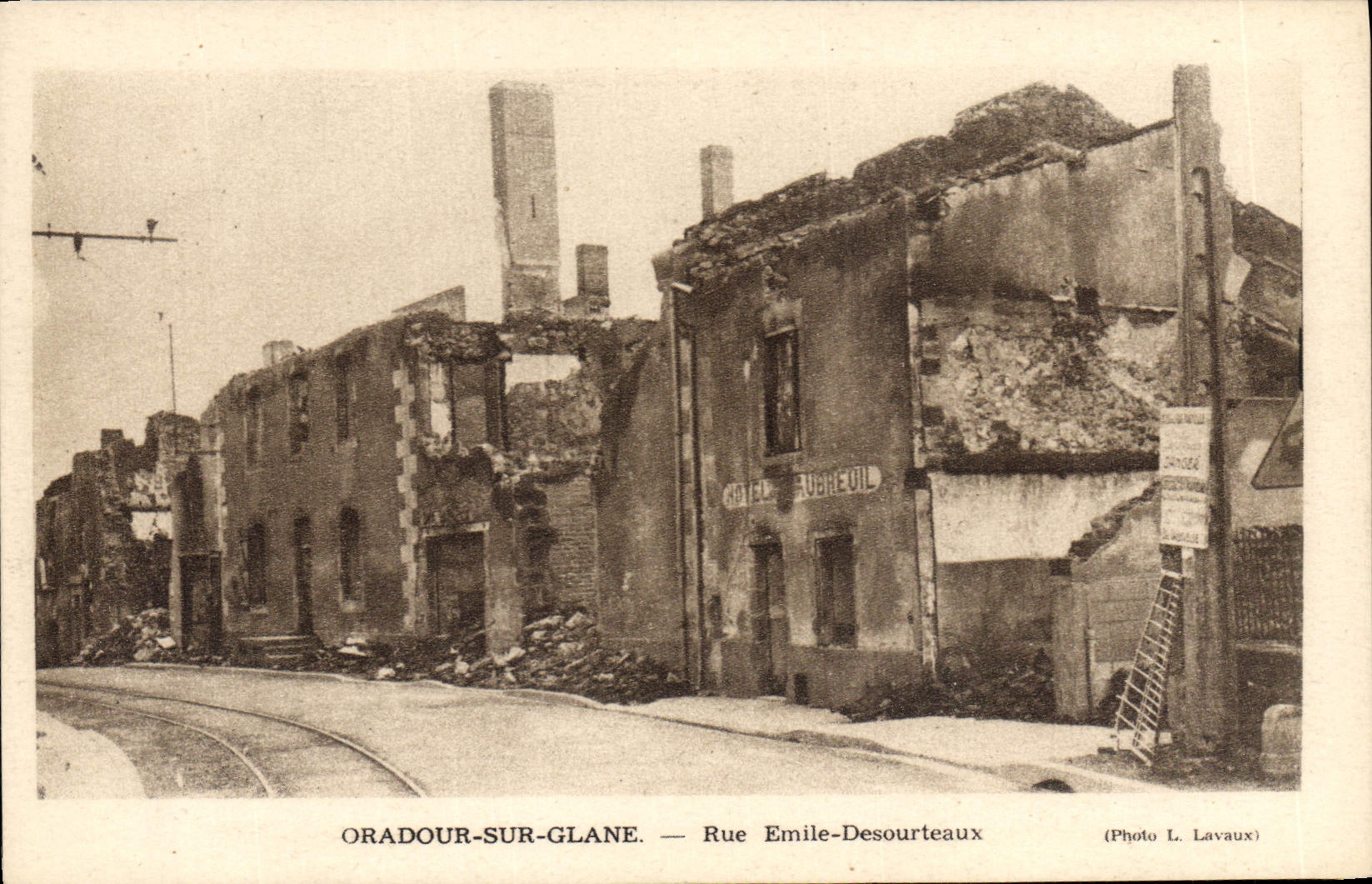 Oradour-sur-Glane — Rue Emile-Desourteaux — Photo L. Lavaux