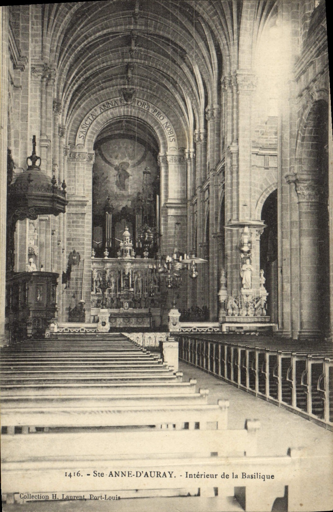 CPA Orgue Ste Anne d''Auray Interieur de la basilique