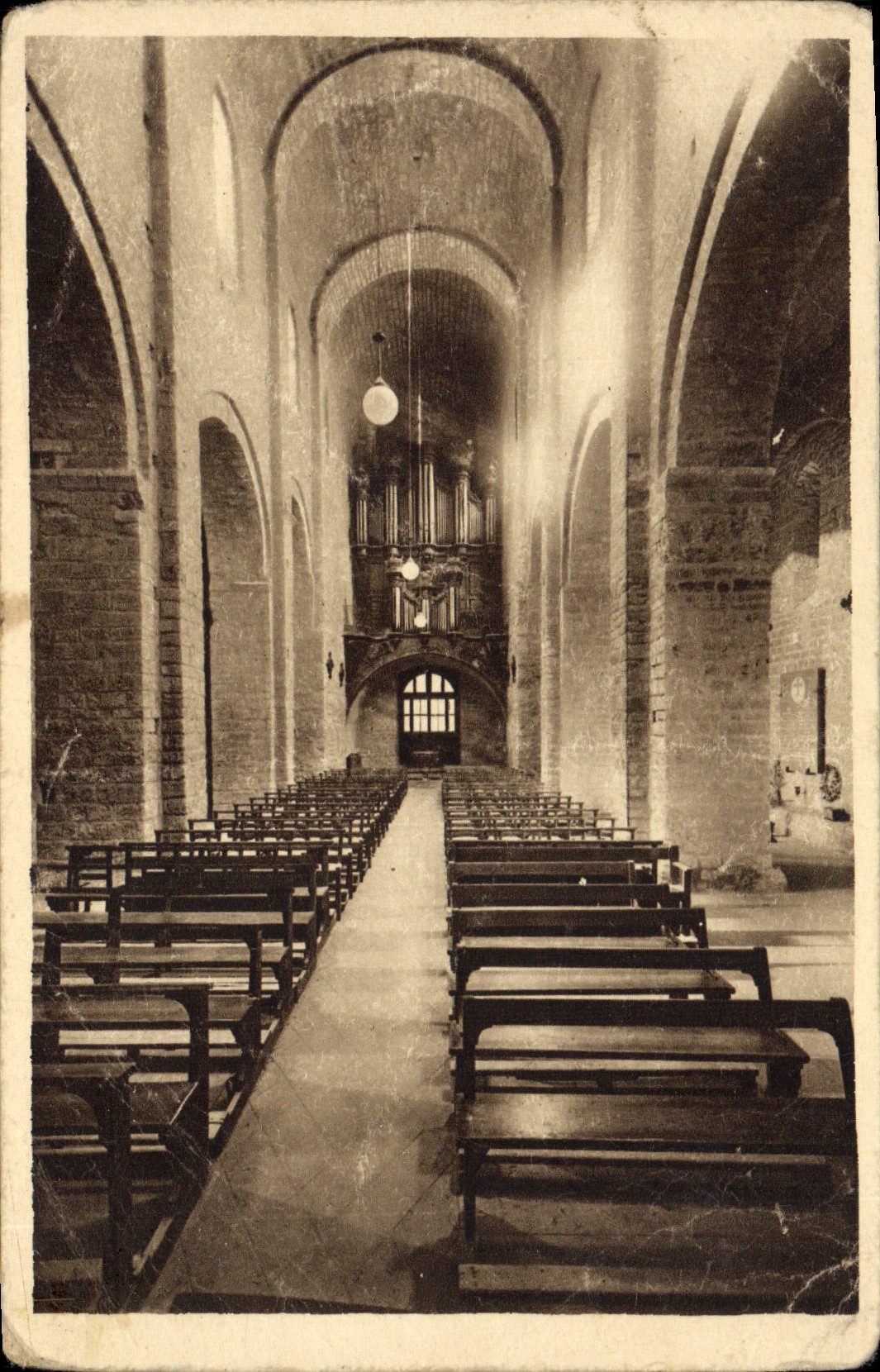 Saint-Guilhem-le-Désert — Intérieur de l'église abbatiale — éditeur Jean Bernard, Saint Étienne