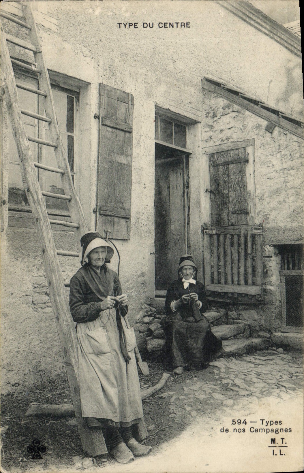 CPA Folklore Type du Centre Types de nos campagnes Femmes
