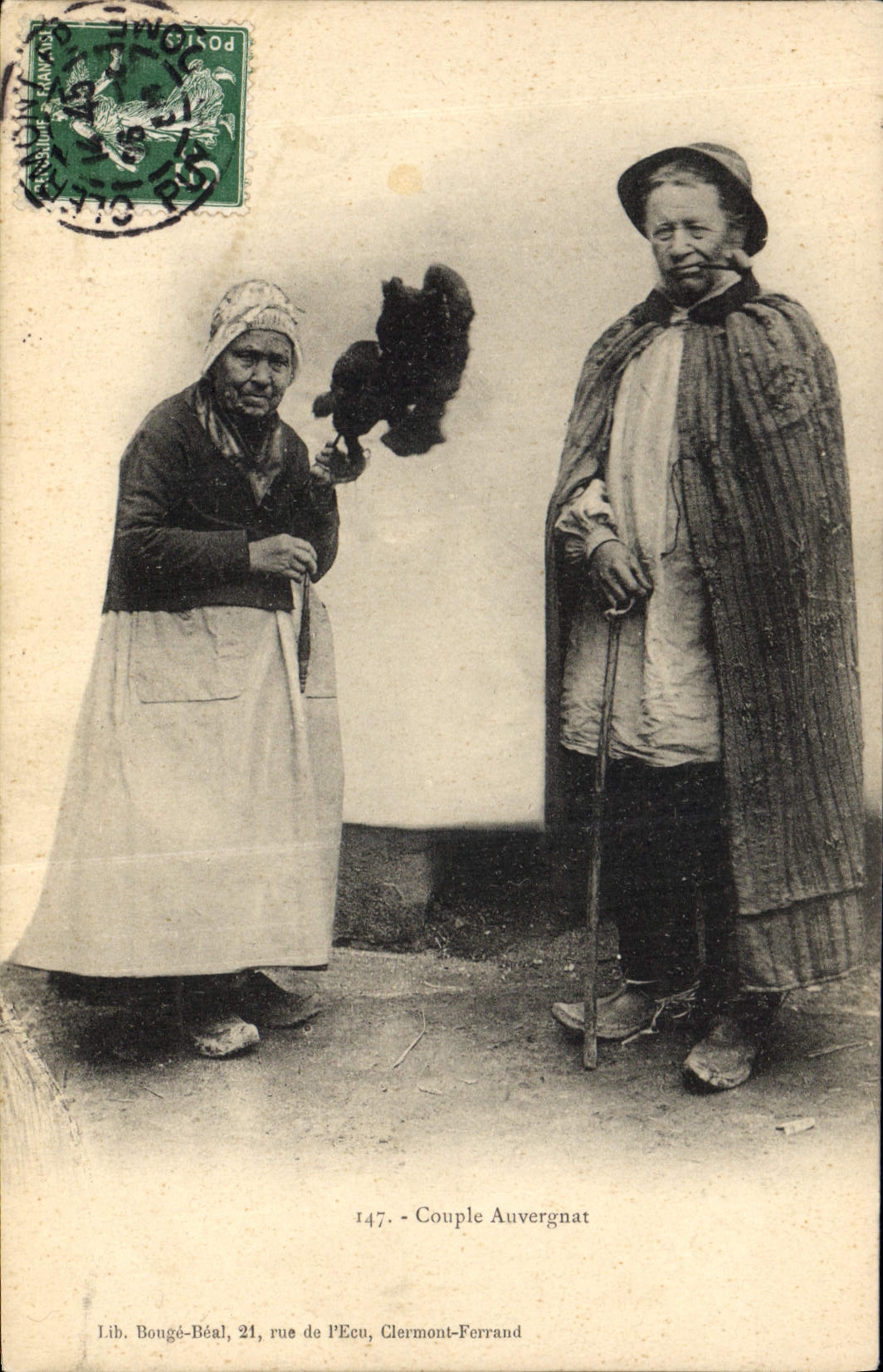 CPA Folklore Couple Auvergnat