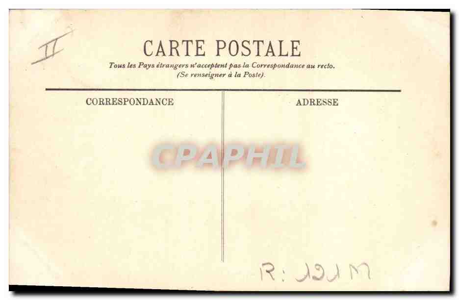CPA Folklore Auvergne La Bourree Violon — Verso