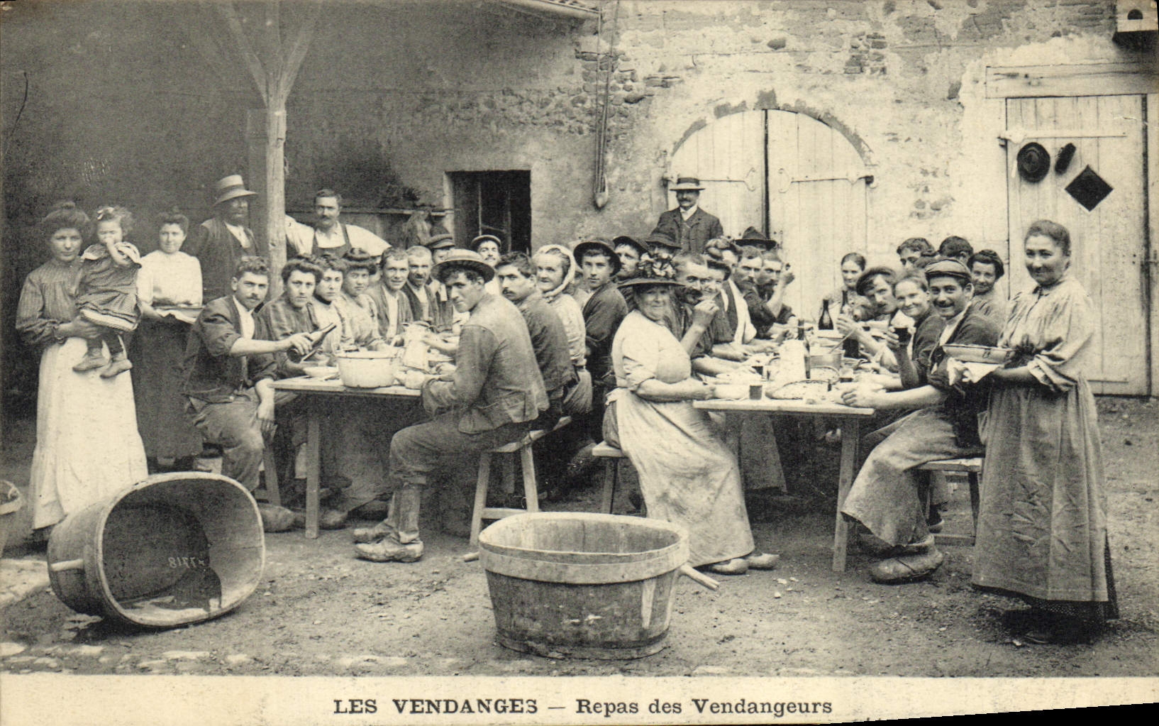 CPA Vin Vendanges Repas de vendangeurs TOP