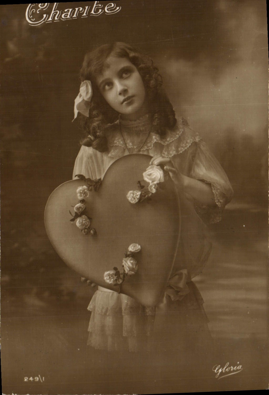 CPA Fantaisie Fleurs Enfant Coeur