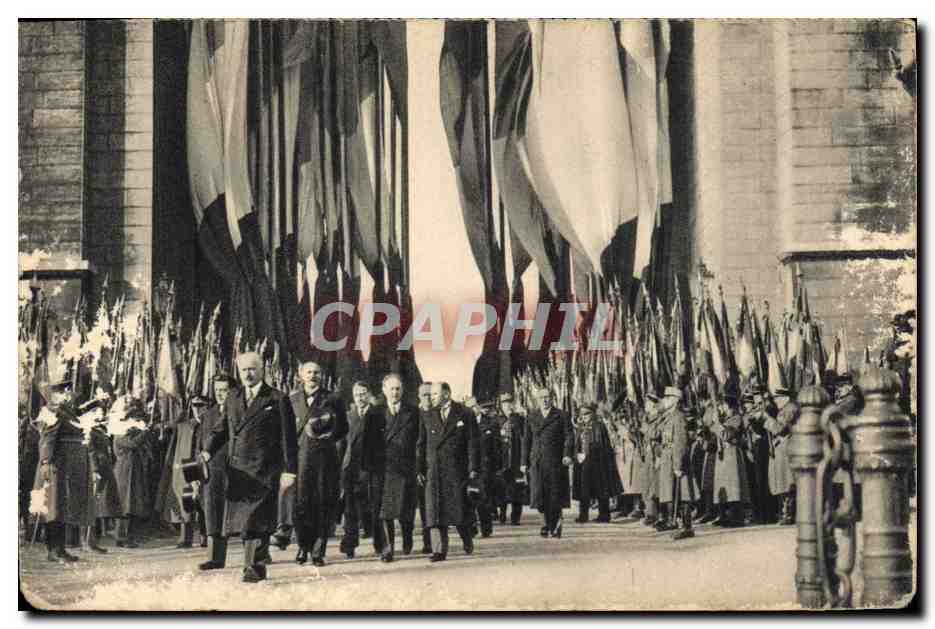 CPM Militaria Hommage du President de la Republique Soldat inconnu