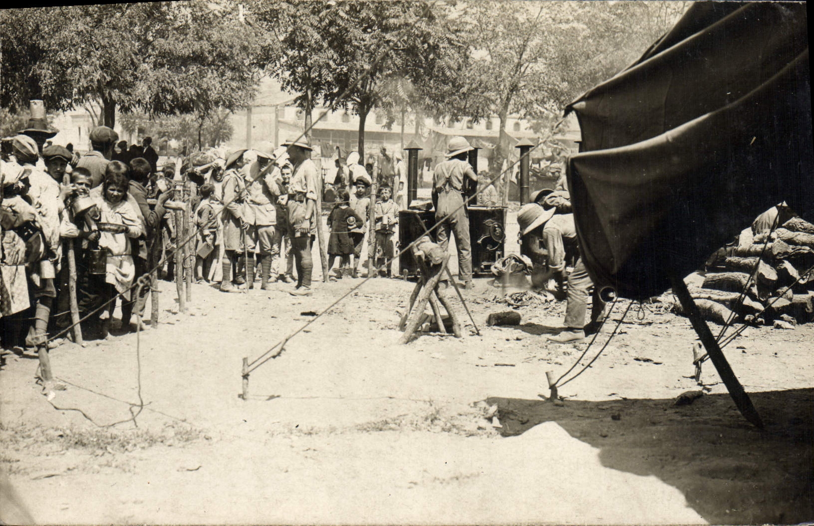 CARTE PHOTO Militaria Soldats Enfants