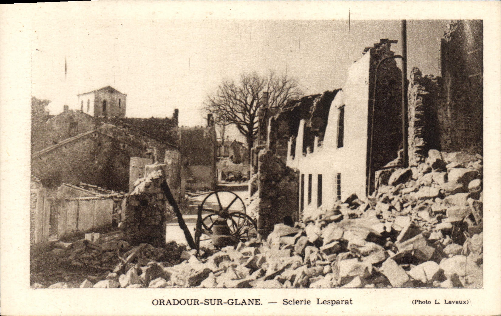 Oradour-sur-Glane — Scierie Lesparat — Photo L. Lavaux