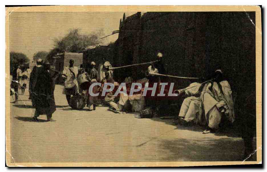 CPM Militaria Fort Lamy Divertissements indigenes France Libre Croix de Lorraine