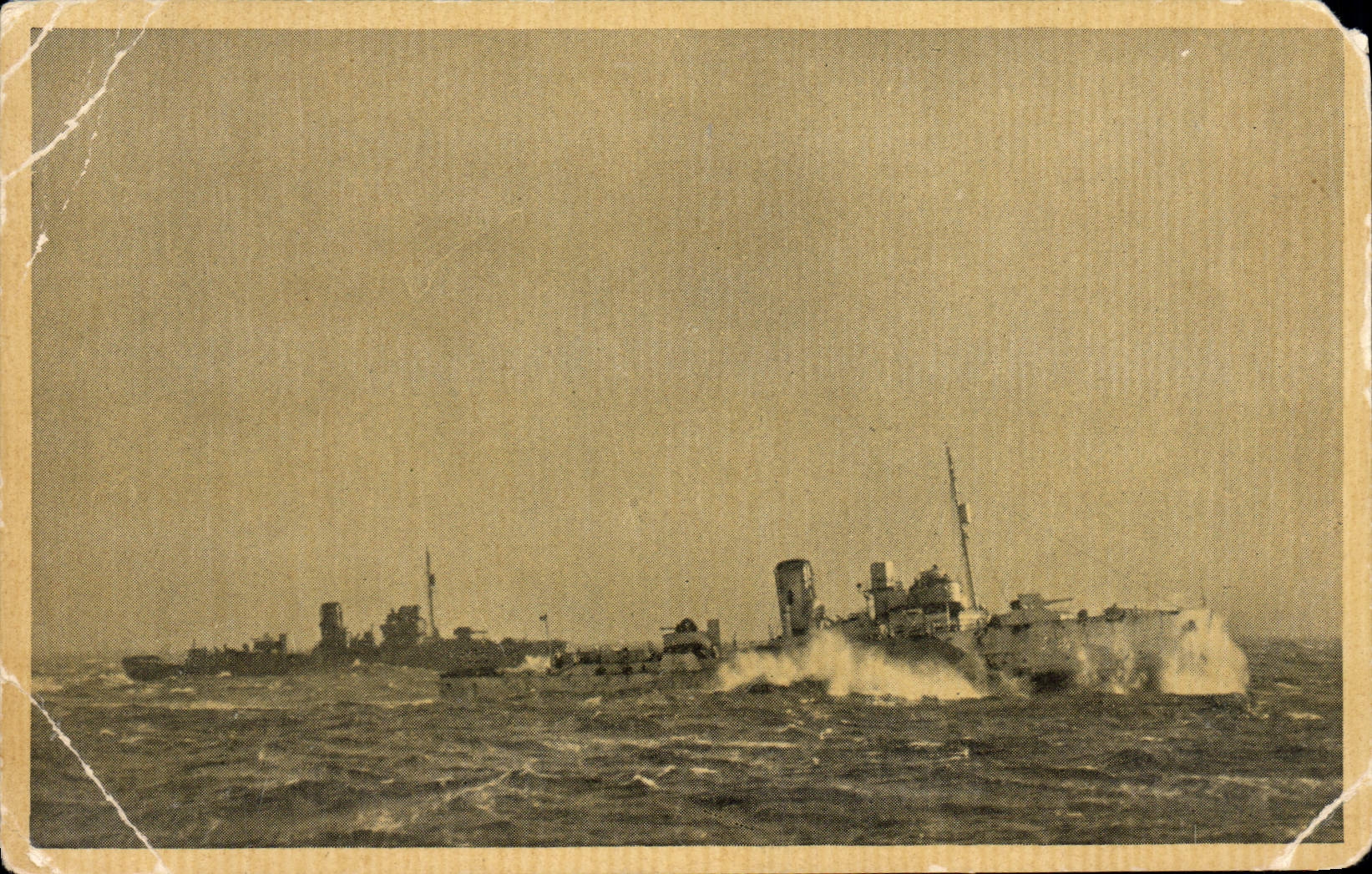 CPM Militaria FNFL Corvettes escortant un convoi dans l'Atlantique