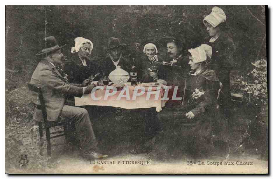 CPA Folklore Cantal La soupe aux choux 
