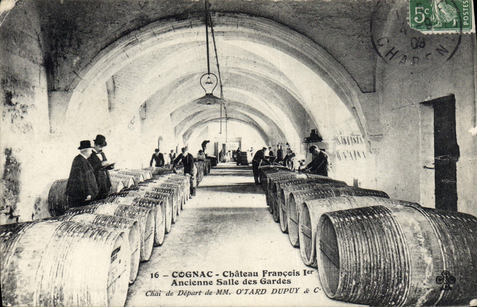 CPA Vin Vendanges Cognac Chateau Francois 1er Ancienne salle des gardes Chai de depart MM Otard Dupuy 