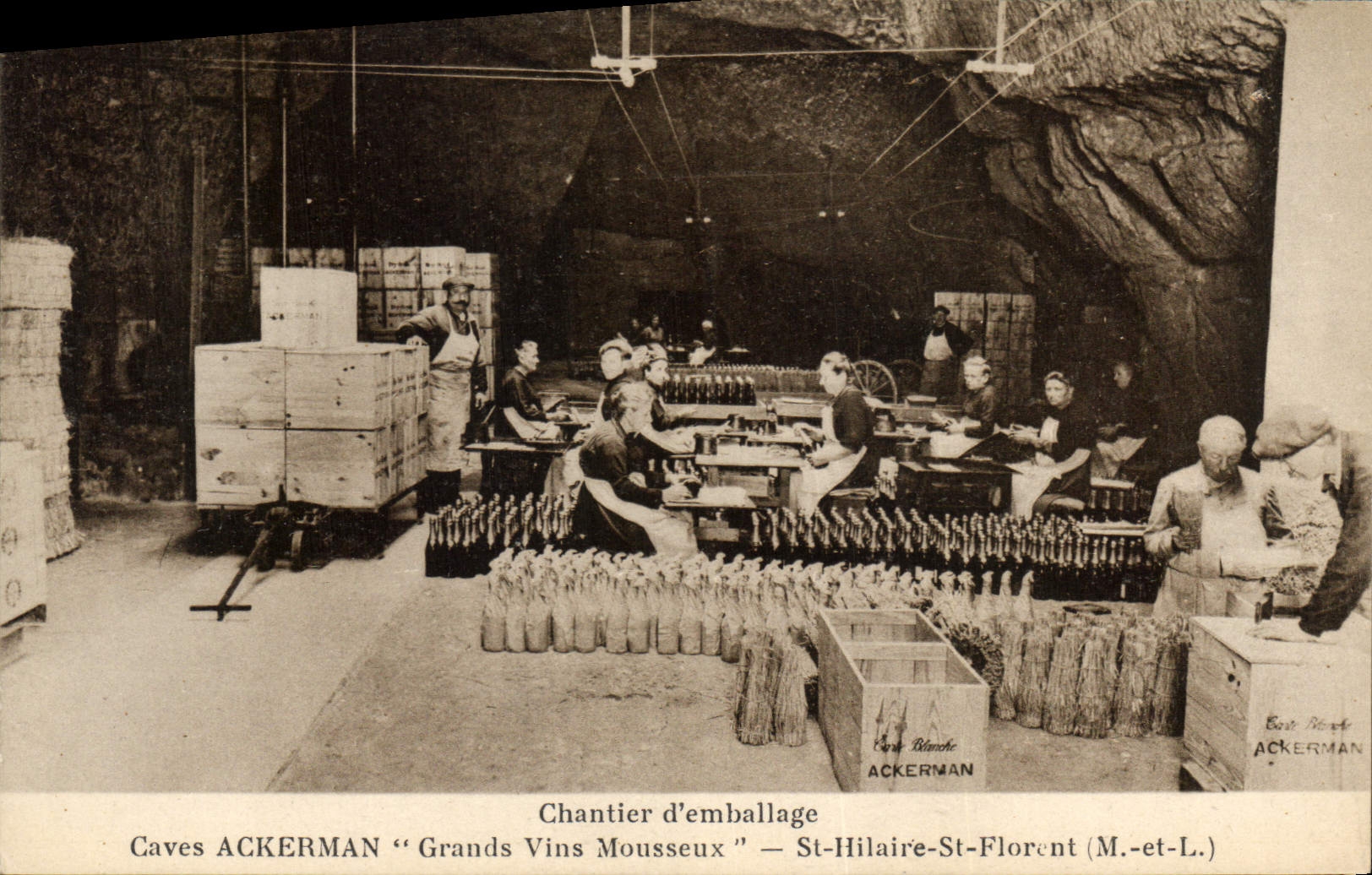 Chantier d'emballage — Caves ACKERMAN "Grands Vins Mousseux" — St-Hilaire-St-Florent (M.-et-L.)