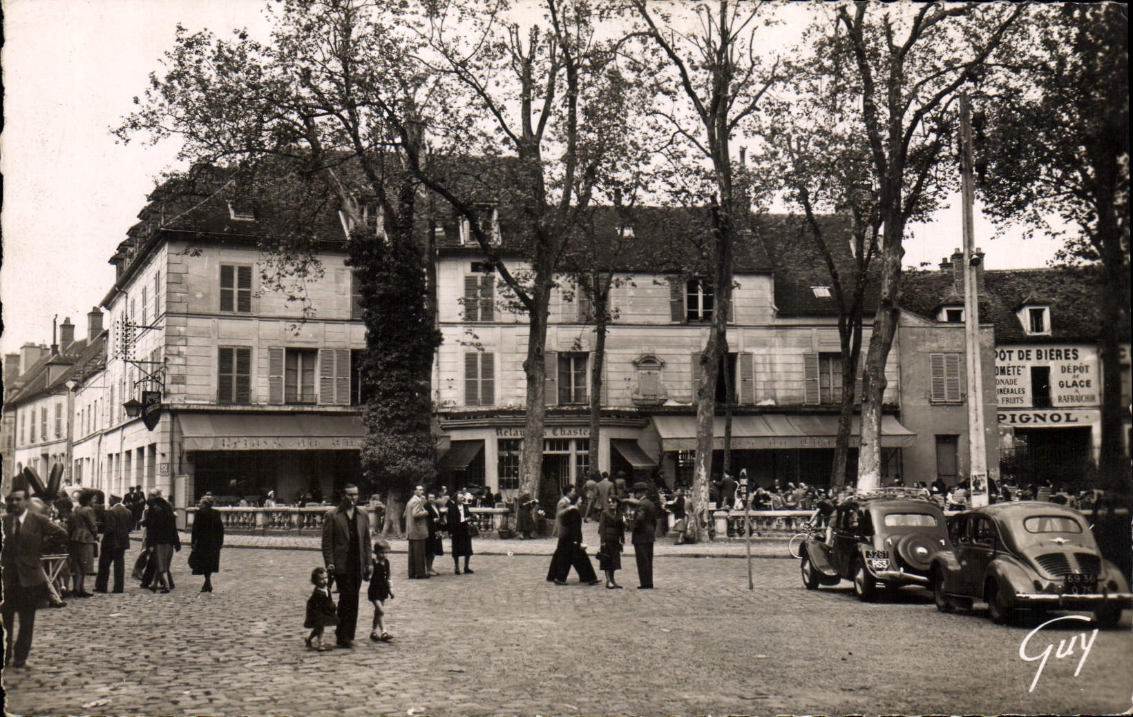 CPM Militaria Rambouillet Place de la Liberation